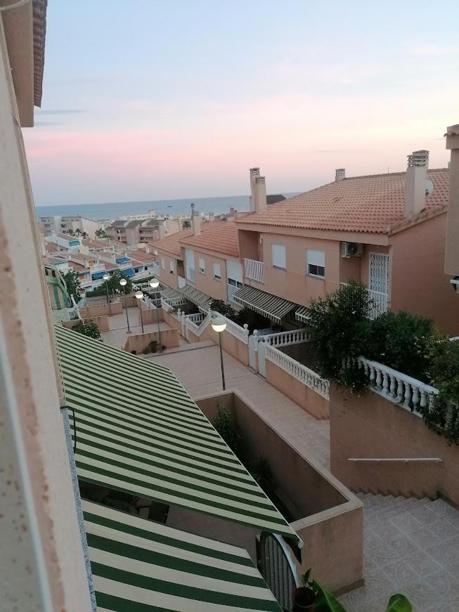 Magnificent 3 Bedroom House Close To The Beach With Community Swimming Pool Santa Pola Exterior foto
